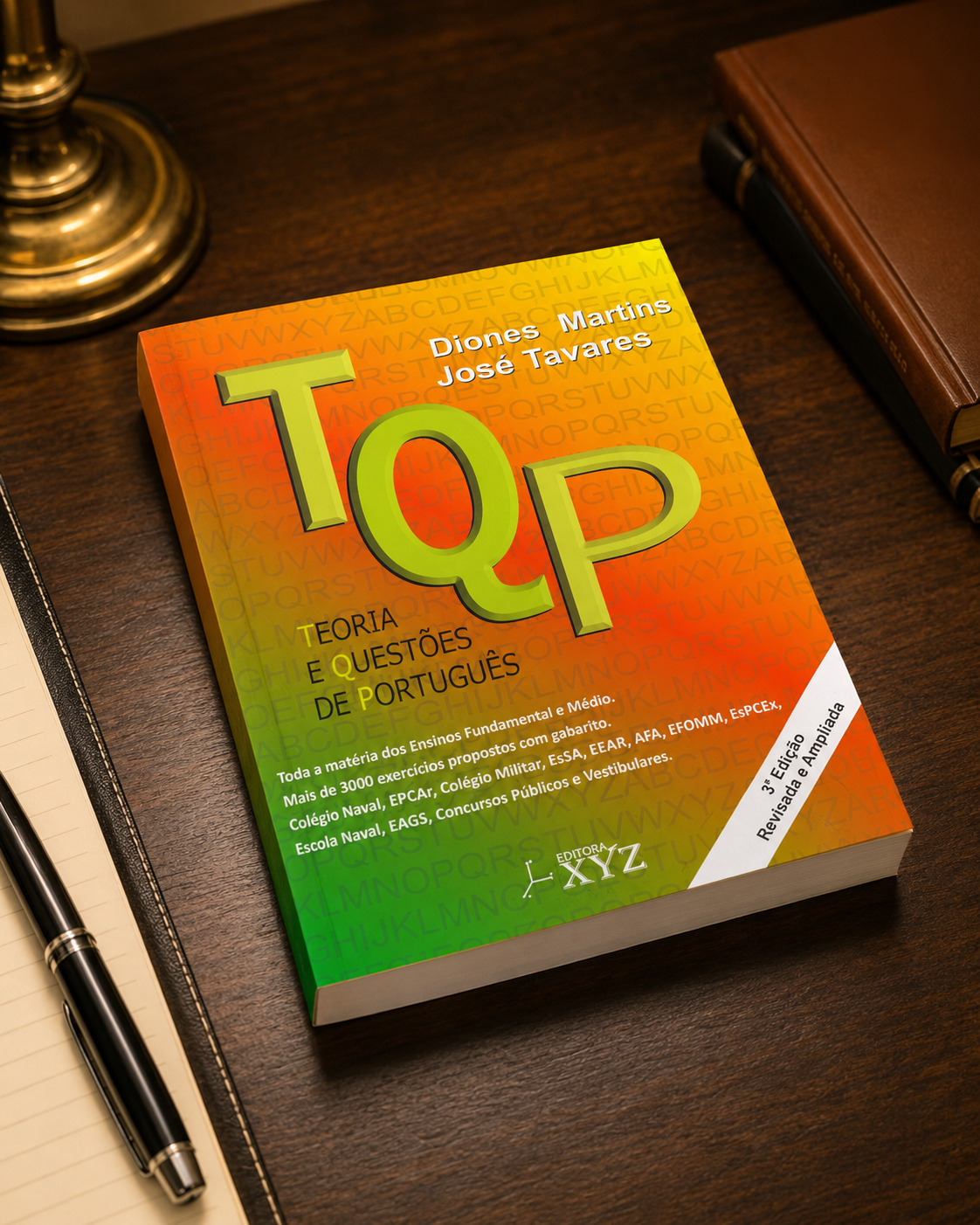 Livro TQP aberto à rotina de estudos sobre uma mesa